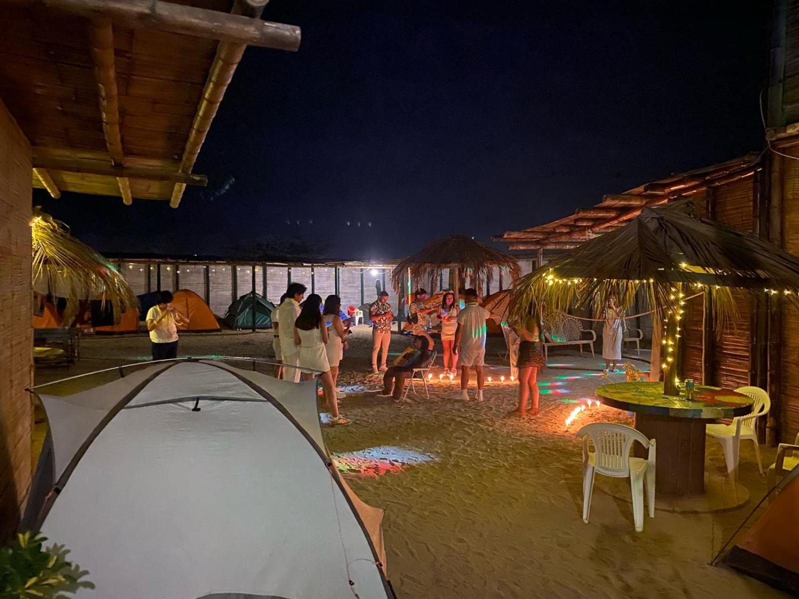 ホテル Pepon Surf Camp マンコラ エクステリア 写真